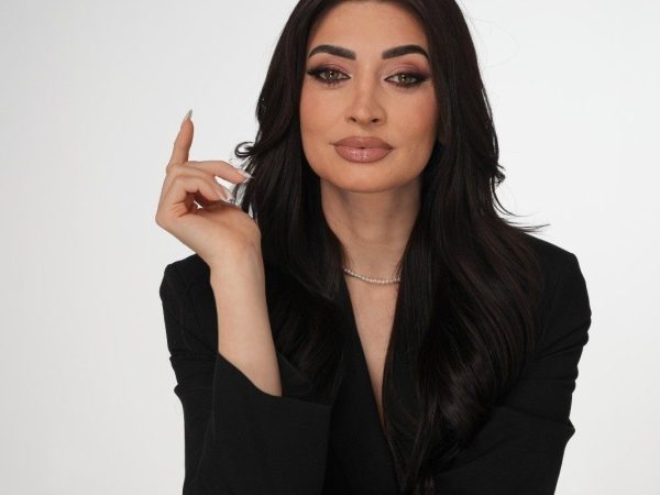 REMAX Klass inspiră încredere, iar Manuela Halasag o construiește zi de zi în relația cu clienții interesați de case sau vile